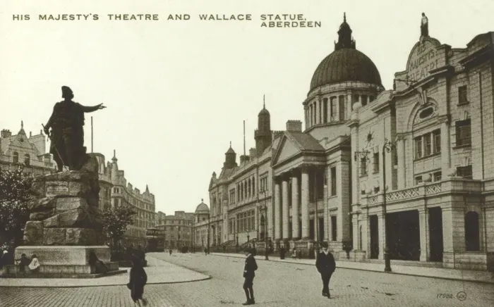 Framed Print : The Wallace Statue and HM Theatre, Aberdeen Framed Print : The Wallace Statue and HM Theatre, Aberdeen