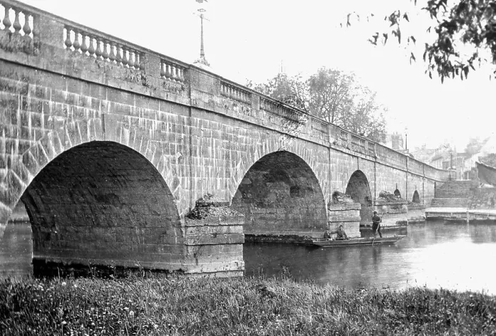 Framed Print : Wallingford Bridge, River Thames Framed Print : Wallingford Bridge, River Thames