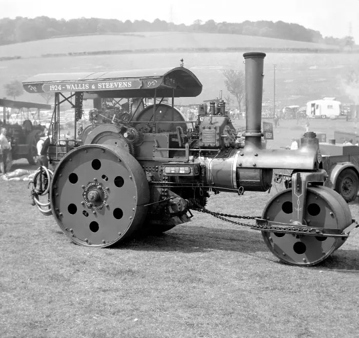 Framed Print : Wallis & Steevens Road Roller number: 7799, Daisy May Framed Print : Wallis & Steevens Road Roller number: 7799, Daisy May