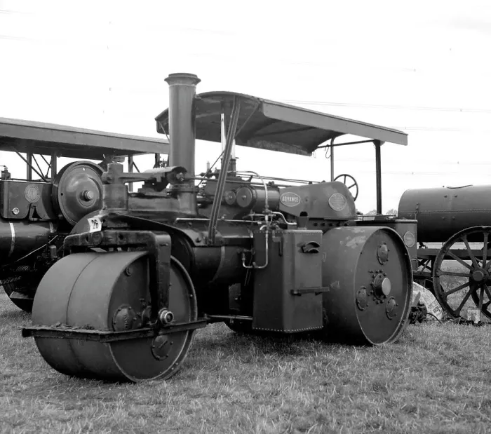 Framed Print : Wallis and Steevens Road Roller number 8112, Lucy Framed Print : Wallis and Steevens Road Roller number 8112, Lucy