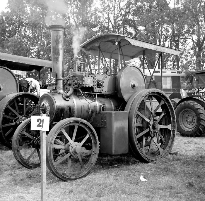 Framed Print : Wallis and Steevens Tractor number 7640 Victor Framed Print : Wallis and Steevens Tractor number 7640 Victor