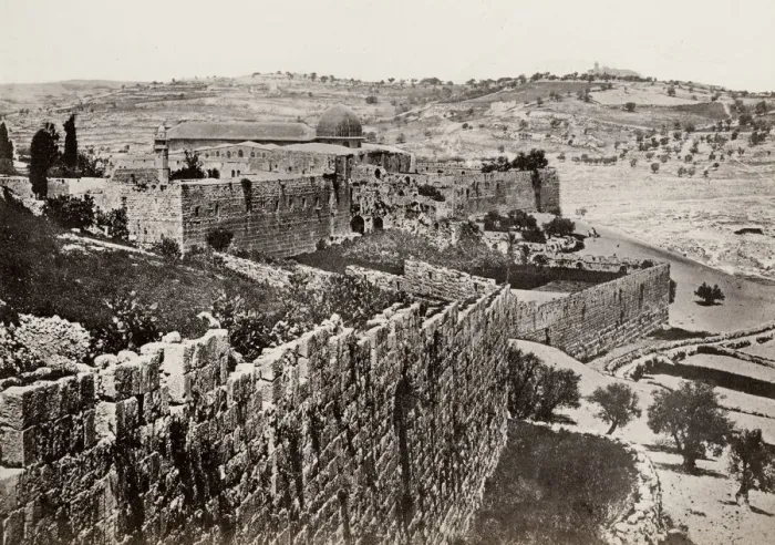 Framed Print : Walls and Al-Aqsa mosque, Jerusalem Framed Print : Walls and Al-Aqsa mosque, Jerusalem