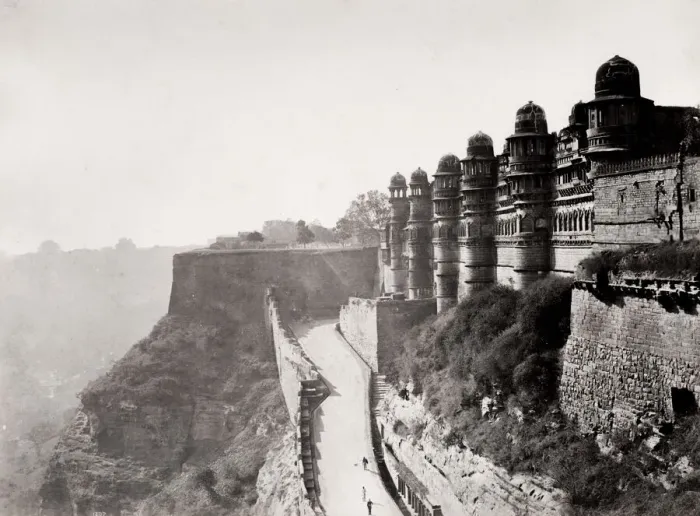 Framed Print : Walls of the fort at Gwalior, India Framed Print : Walls of the fort at Gwalior, India