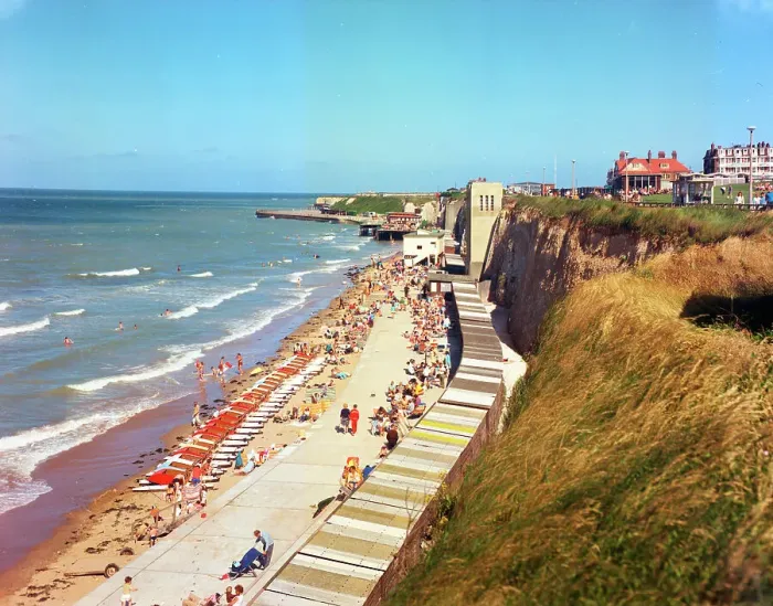 Framed Print : Walpole Bay, Cliftonville Framed Print : Walpole Bay, Cliftonville