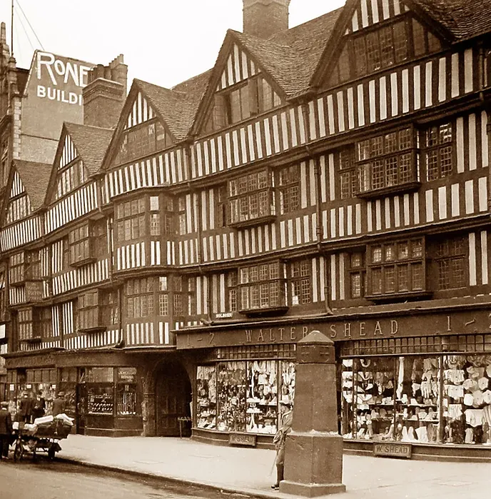 Framed Print : Walter Shead shop, Holborn, London Framed Print : Walter Shead shop, Holborn, London