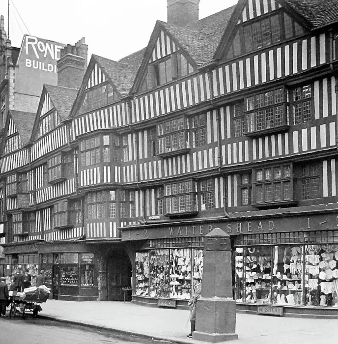 Framed Print : Walter Shead's shop, Holborn, London, early 1900s Framed Print : Walter Shead's shop, Holborn, London, early 1900s