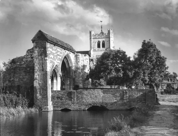 Framed Print : WALTHAM ABBEY CHURCH Framed Print : WALTHAM ABBEY CHURCH