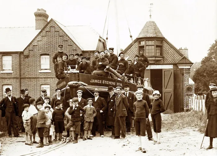 Framed Print : Walton on the Naze Lifeboat, early 1900s Framed Print : Walton on the Naze Lifeboat, early 1900s