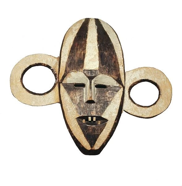 War mask pongdudu, made by Boa people (Congo). Used