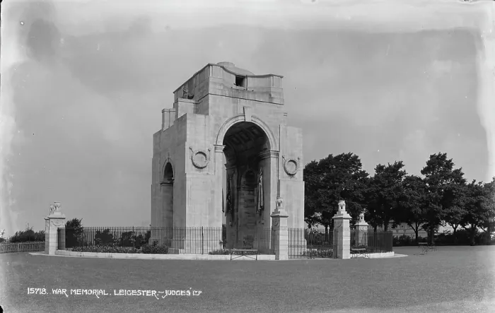 Framed Print : War Memorial in Leicester Framed Print : War Memorial in Leicester