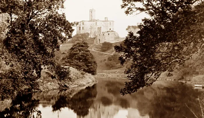 Framed Print : Warkworth Castle Framed Print : Warkworth Castle