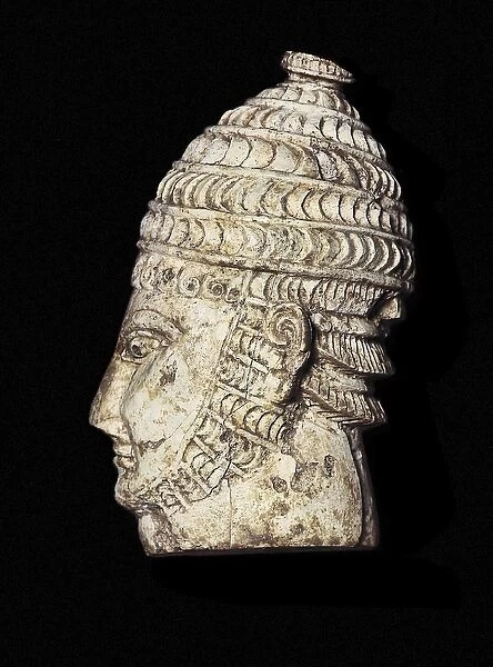 Warrior head. Mycenaean art