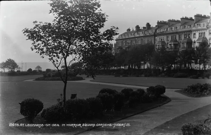 Framed Print : Warrior Square Gardens in St. Leonards-on-Sea Framed Print : Warrior Square Gardens in St. Leonards-on-Sea