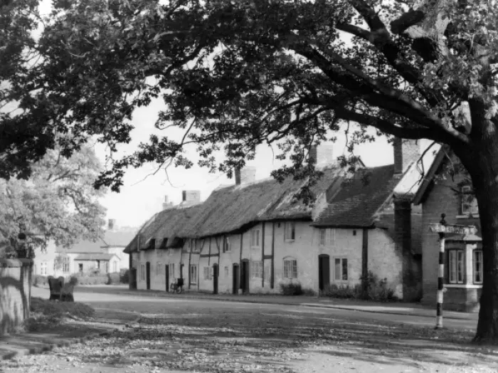 Framed Print : Warwickshire Thatches Framed Print : Warwickshire Thatches