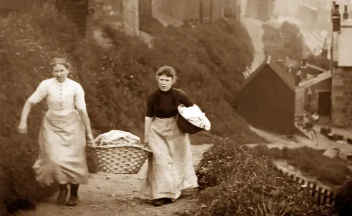 Framed Print : Washer women, early 1900s Framed Print : Washer women, early 1900s