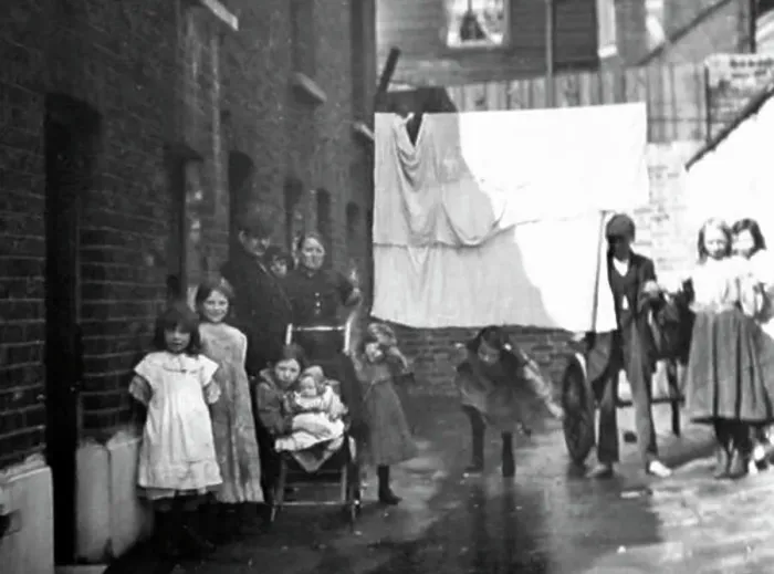 Framed Print : Washing day in slum housing, Victorian period Framed Print : Washing day in slum housing, Victorian period