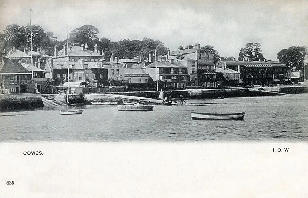 Waterfront at Cowes, Isle of Wight, Hampshire, England. Date: circa 1905
