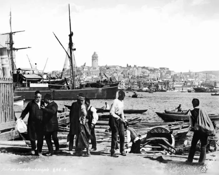 Framed Print : Waterfront scene, Istanbul, Turkey Framed Print : Waterfront scene, Istanbul, Turkey