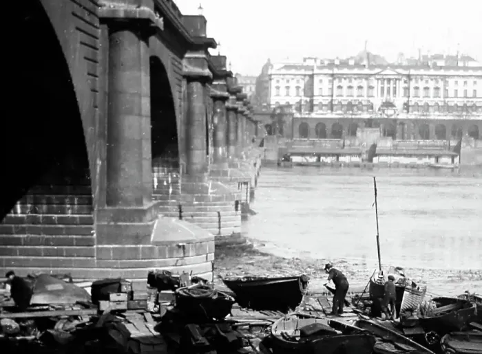 Framed Print : Waterloo Bridge, London Framed Print : Waterloo Bridge, London