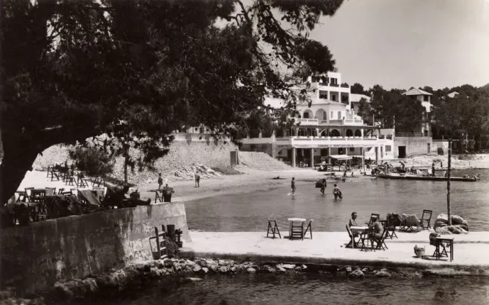 Framed Print : Waterside scene at Paguera, Majorca, Spain Framed Print : Waterside scene at Paguera, Majorca, Spain