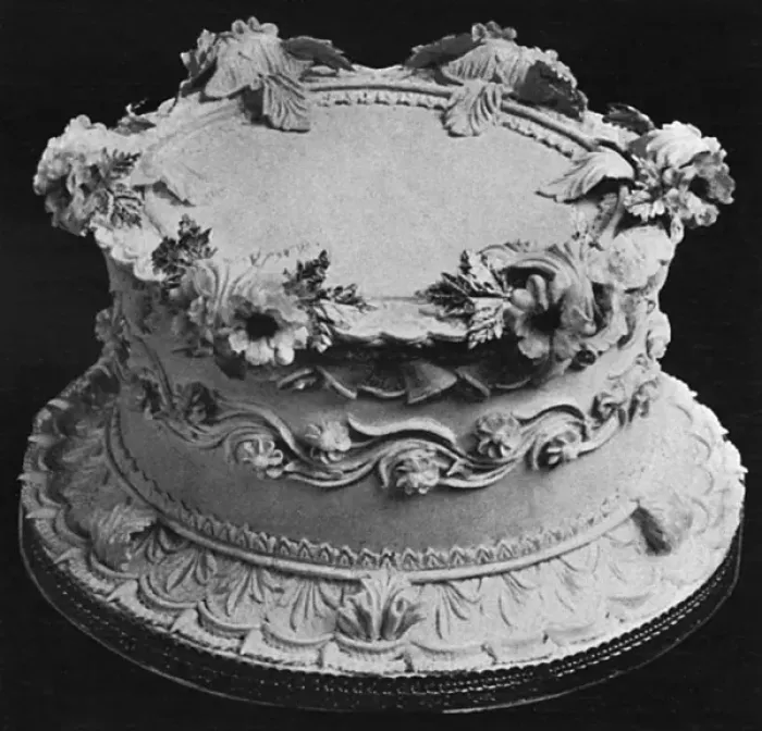 Framed Print : Wedding Cakes with Piped Decorations Framed Print : Wedding Cakes with Piped Decorations