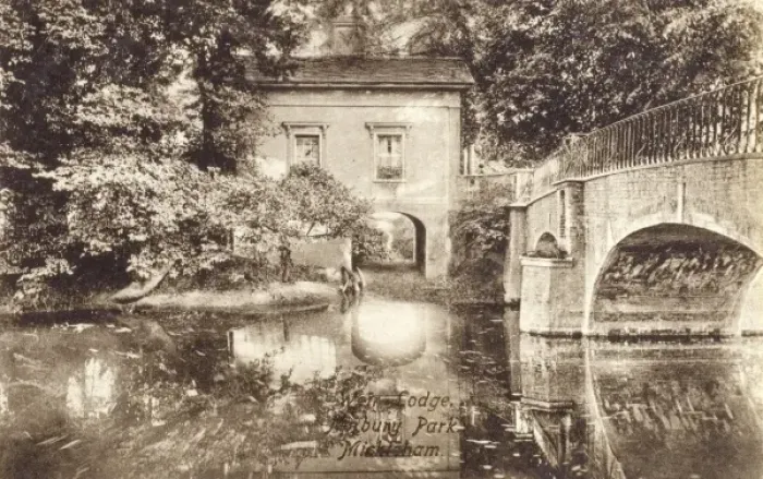 Framed Print : Weir Lodge, Norbury Park, Mickleham on the River Mole Framed Print : Weir Lodge, Norbury Park, Mickleham on the River Mole