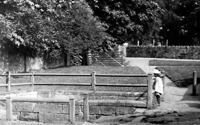 Framed Print : The Well, Berkswell near Solihull, early 1900s Framed Print : The Well, Berkswell near Solihull, early 1900s