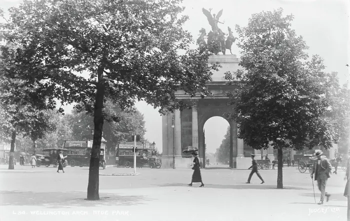 Framed Print : Wellington Arch, Hyde Park Framed Print : Wellington Arch, Hyde Park