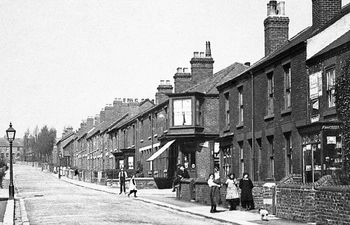 Framed Print : Wellington Street New Whittington, Chesterfield early 1900's Framed Print : Wellington Street New Whittington, Chesterfield early 1900's