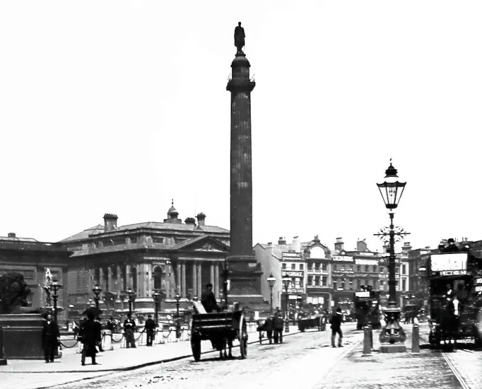 Framed Print : Wellington's Column, Liverpool, Victorian period Framed Print : Wellington's Column, Liverpool, Victorian period
