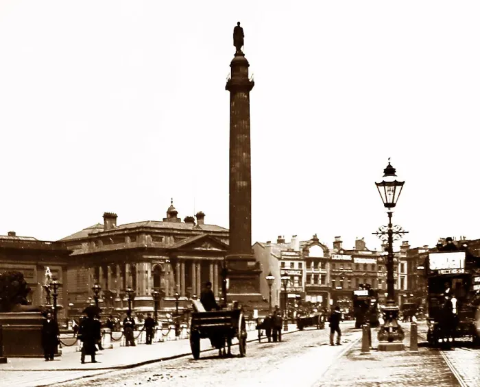 Framed Print : Wellington's Column, Liverpool, Victorian period Framed Print : Wellington's Column, Liverpool, Victorian period