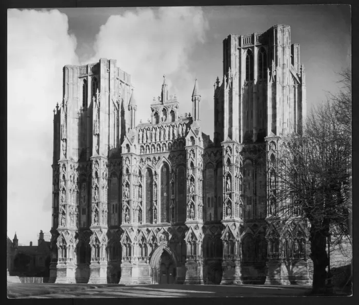 Framed Print : Wells Cathedral 1950S Framed Print : Wells Cathedral 1950S