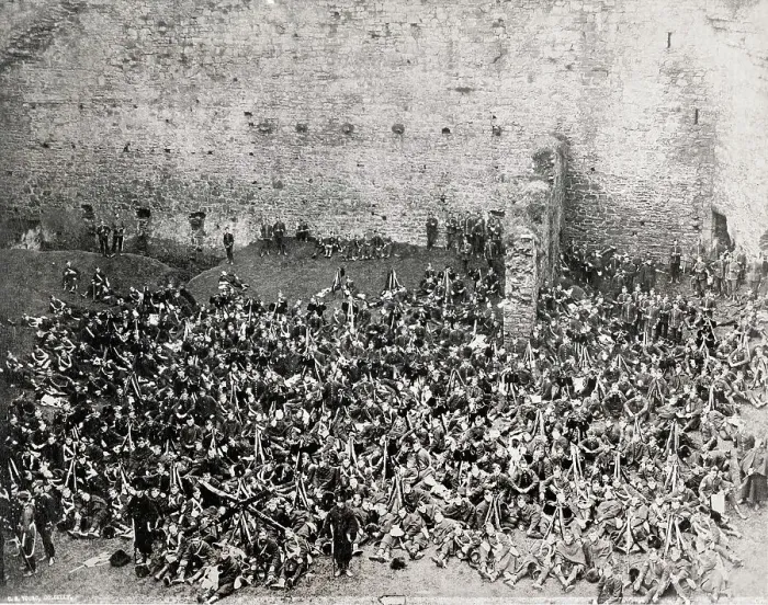 Framed Print : Welsh troops at Harlech Castle prior to fighting in Boer War Framed Print : Welsh troops at Harlech Castle prior to fighting in Boer War