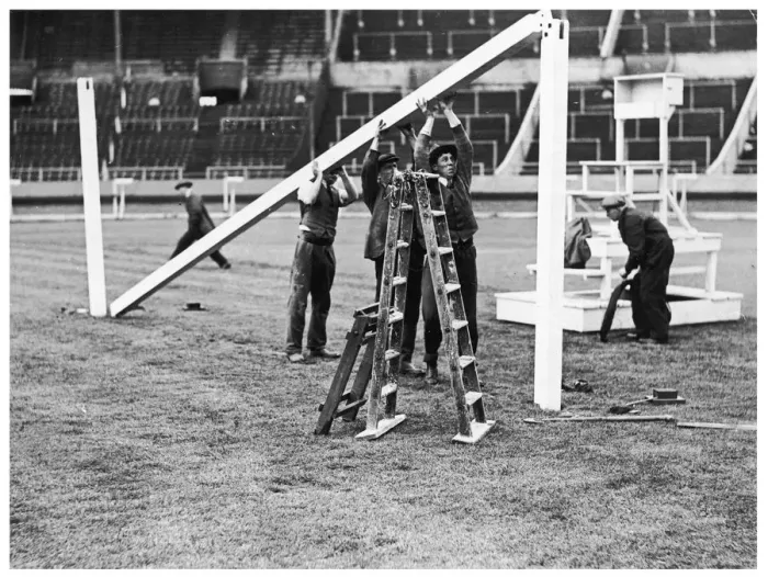 Framed Print : Wembley Workmen 1930 Framed Print : Wembley Workmen 1930