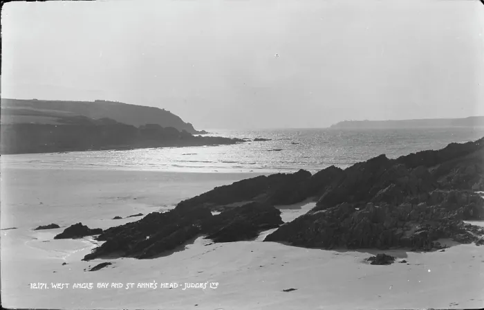Framed Print : West Angle Bay and St Anne's Head Framed Print : West Angle Bay and St Anne's Head
