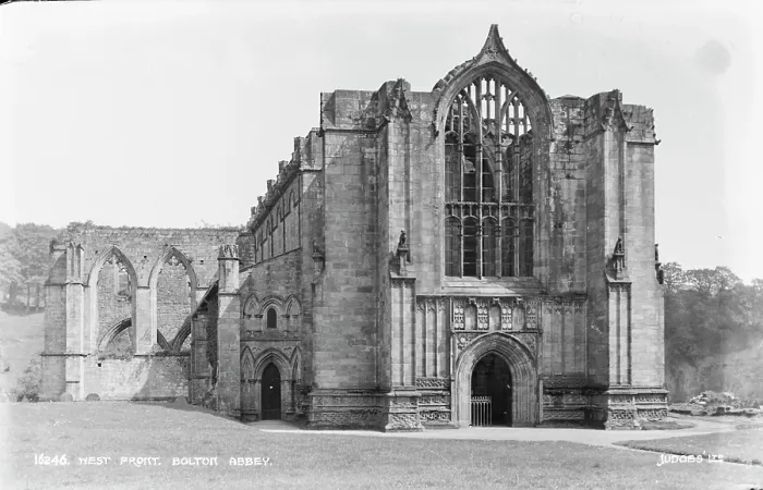 Framed Print : West Front of Bolton Abbey Framed Print : West Front of Bolton Abbey