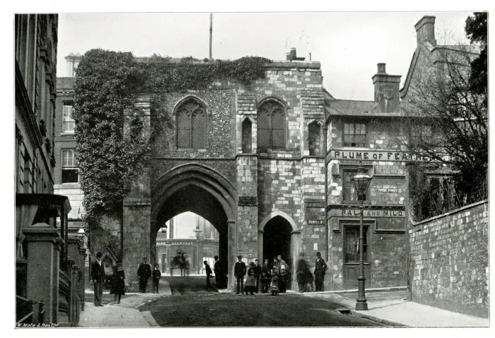 Framed Print : West Gate, Winchester Framed Print : West Gate, Winchester
