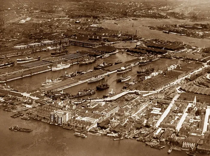 Framed Print : West India Dock, London, early 1900s Framed Print : West India Dock, London, early 1900s