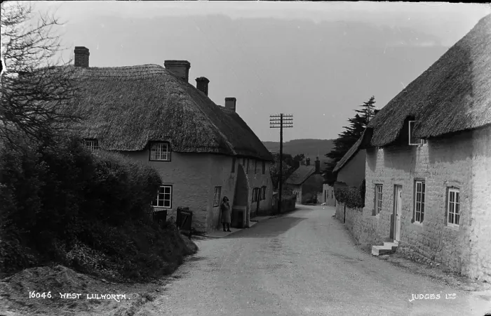 Framed Print : West Lulworth Village Scene Framed Print : West Lulworth Village Scene