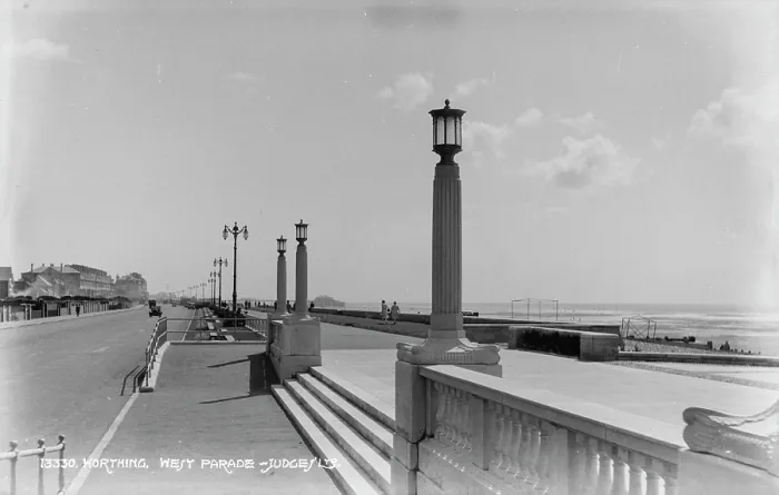 Framed Print : West Parade, Worthing Framed Print : West Parade, Worthing