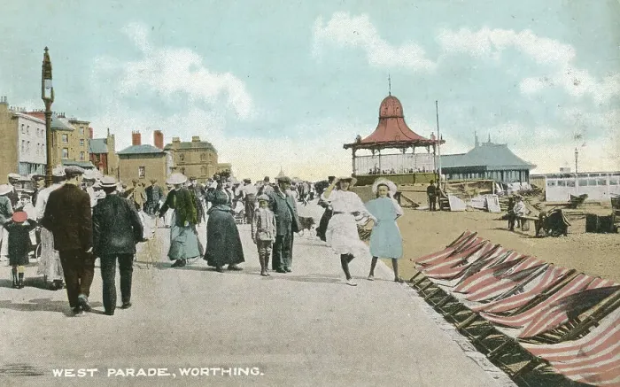 Framed Print : West Parade, Worthing, Sussex Framed Print : West Parade, Worthing, Sussex