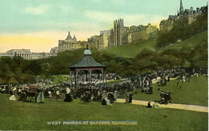 Framed Print : West Princes Street Gardens, Edinburgh, Midlothian Framed Print : West Princes Street Gardens, Edinburgh, Midlothian