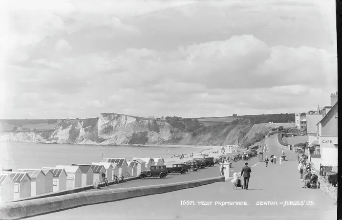 Framed Print : West Promenade, Seaton Framed Print : West Promenade, Seaton