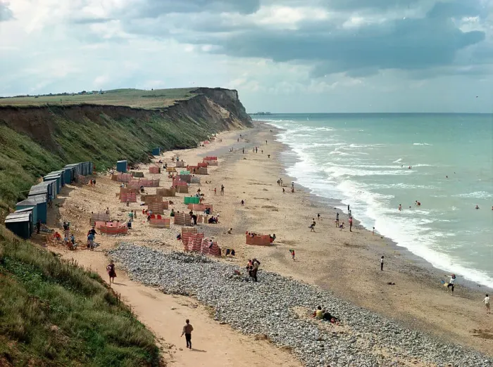 Framed Print : West Runton - The beach and cliffs Framed Print : West Runton - The beach and cliffs