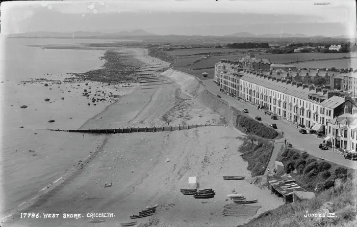 Framed Print : West Shore, Criccieth Framed Print : West Shore, Criccieth