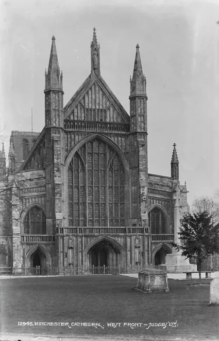 Framed Print : West Front of Winchester Cathedral Framed Print : West Front of Winchester Cathedral