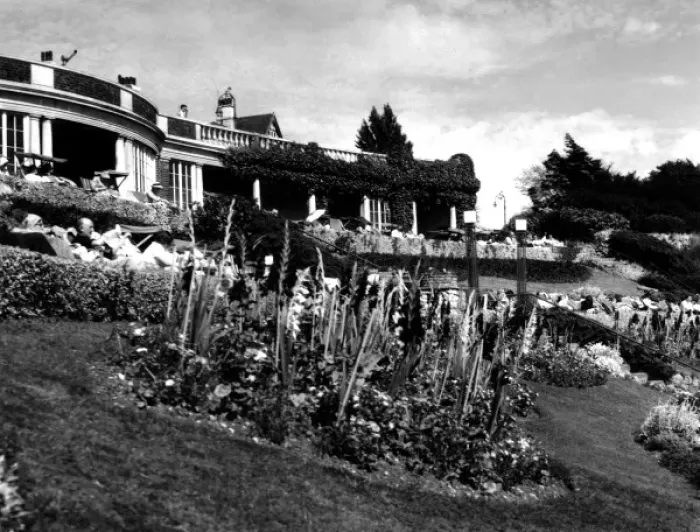 Framed Print : Westcliff Gardens Framed Print : Westcliff Gardens