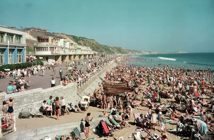 Framed Print : Westcliff promenade and sands, Boscombe Framed Print : Westcliff promenade and sands, Boscombe