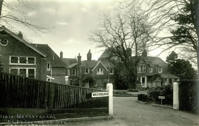 Framed Print : Westerleigh School, St Leonards-on-Sea, Sussex