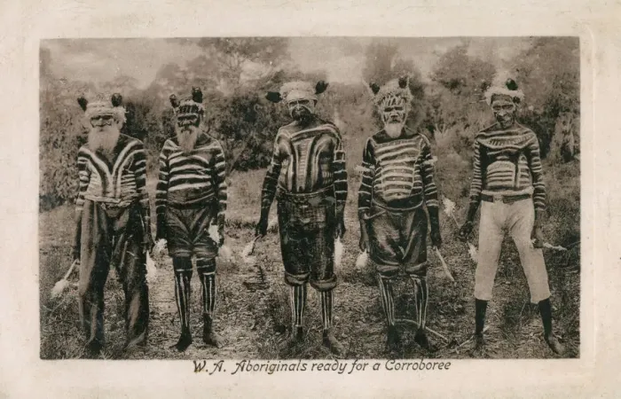 Framed Print : Western Australia - Aborigine Elders ready for a Corroboree Framed Print : Western Australia - Aborigine Elders ready for a Corroboree